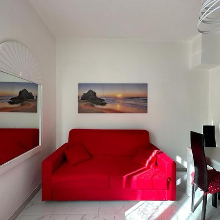 Wh - Dolce Vita - Bilocale - 5 Minuti Dal Centro - Parcheggio Gratuito - Wifi 산레모 외부 사진