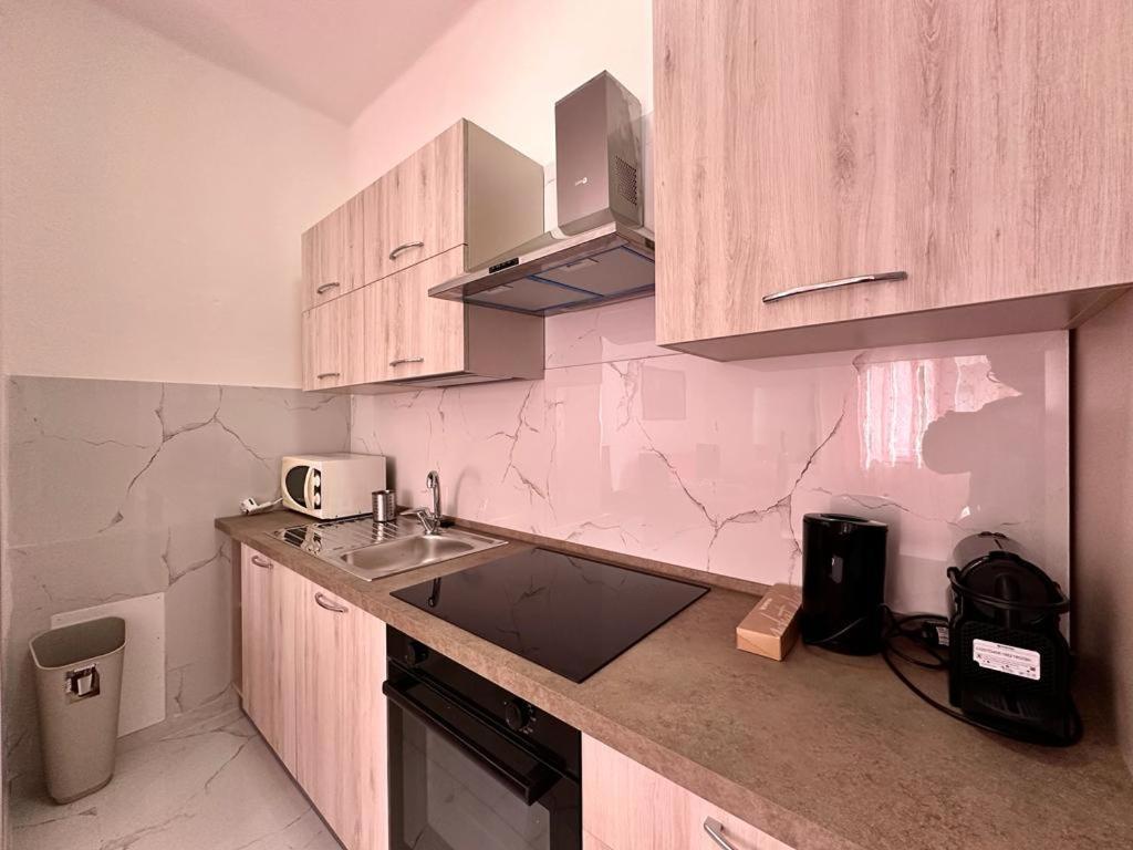 Wh - Dolce Vita - Bilocale - 5 Minuti Dal Centro - Parcheggio Gratuito - Wifi 산레모 외부 사진