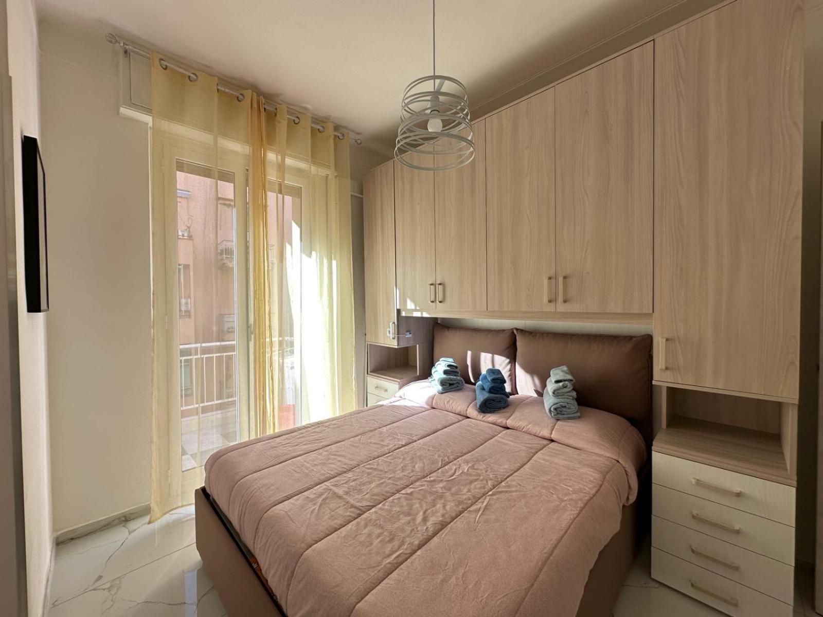 Wh - Dolce Vita - Bilocale - 5 Minuti Dal Centro - Parcheggio Gratuito - Wifi 산레모 외부 사진
